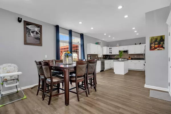 3905 Landings RD, Joliet, IL 60431