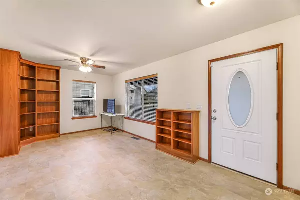 4163 Aurora LOOP, Bellingham, WA 98226