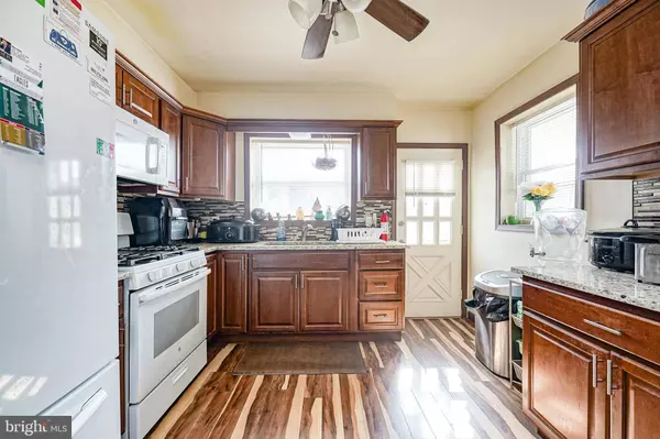 6327 GLENLOCH ST, Philadelphia, PA 19135