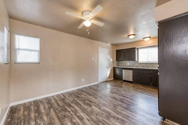 1044 Oxford Avenue, Clovis, CA 93612