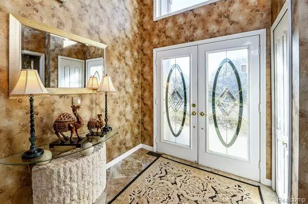 19944 APACHE Drive, Clinton Township, MI 48038