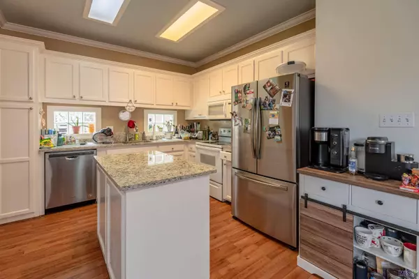 5556 DUCROS DR, Baton Rouge, LA 70820