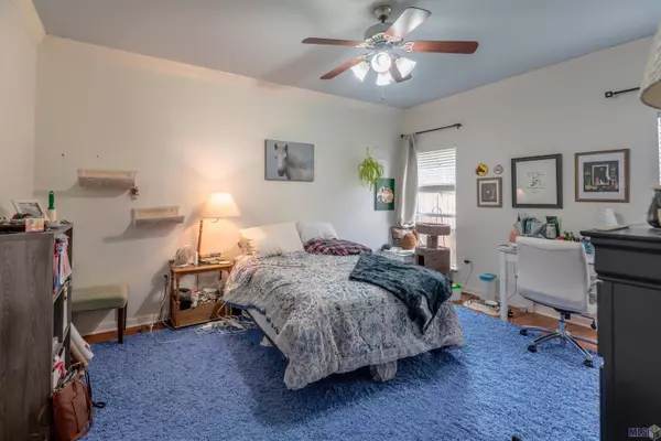 5556 DUCROS DR, Baton Rouge, LA 70820