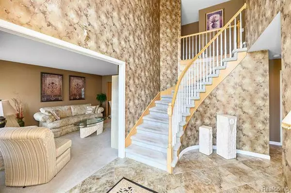 19944 APACHE Drive, Clinton Township, MI 48038