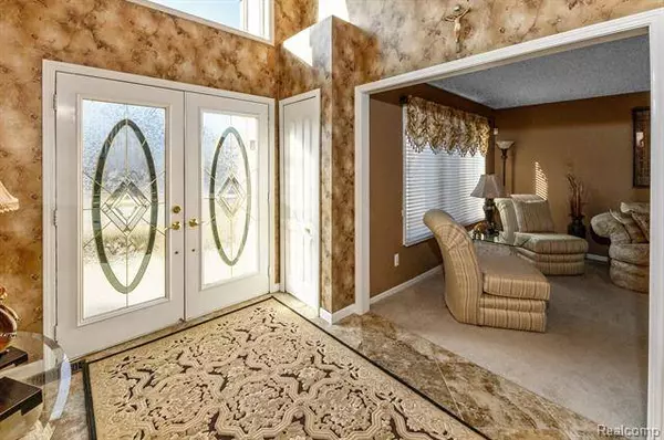 19944 APACHE Drive, Clinton Township, MI 48038