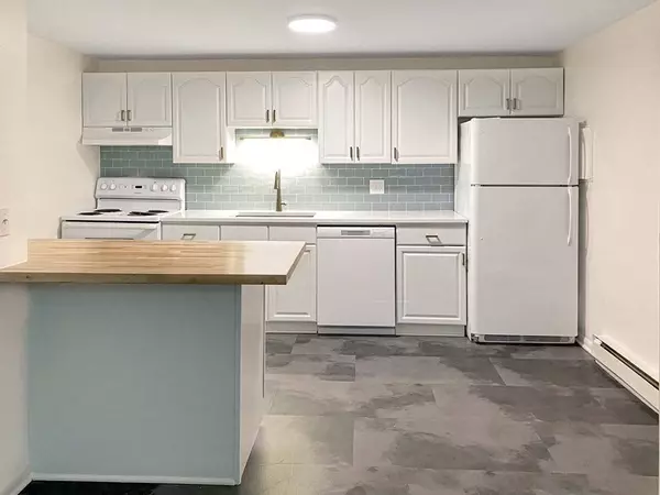 96 Richardson Rd #B18, Chelmsford, MA 01863