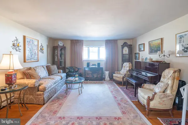 7267 VALLEY AVE, Philadelphia, PA 19128