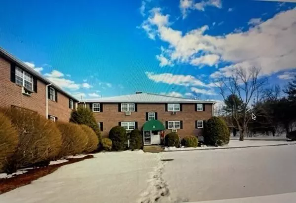 96 Richardson Rd #B18, Chelmsford, MA 01863