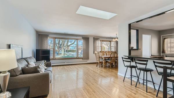 6049 W Lawrence AVE, Chicago, IL 60630