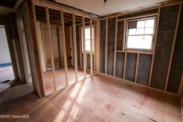 24 Kaydeross Avenue, Saratoga Springs, Outside, NY 12866