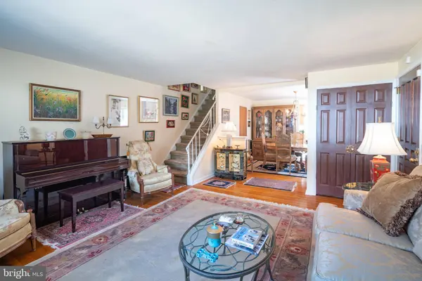 7267 VALLEY AVE, Philadelphia, PA 19128