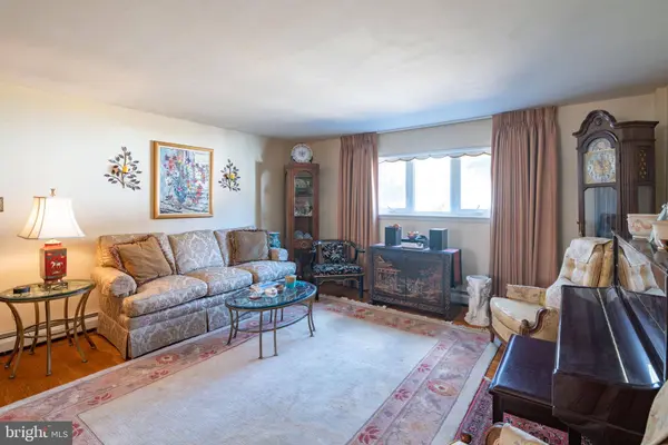 7267 VALLEY AVE, Philadelphia, PA 19128