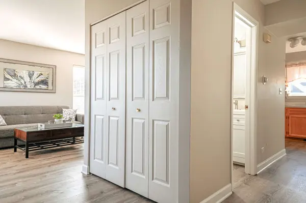 1420 Umbdenstock Road, Elgin, IL 60123