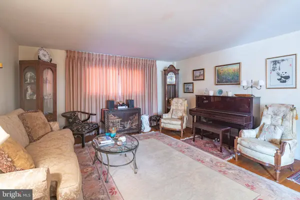 7267 VALLEY AVE, Philadelphia, PA 19128