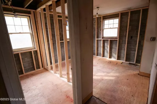 24 Kaydeross Avenue, Saratoga Springs, Outside, NY 12866