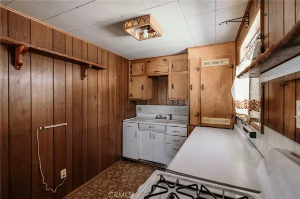 406 Moreno LN, Sugar Loaf, CA 92314