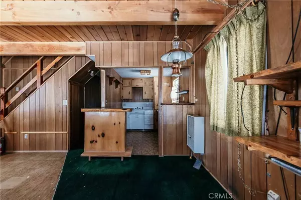 406 Moreno LN, Sugar Loaf, CA 92314