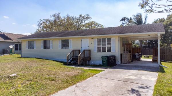 1270 SW Emerald AVE, Port Saint Lucie, FL 34953