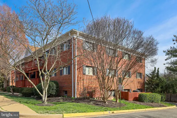 103 SKYHILL RD #7, Alexandria, VA 22314