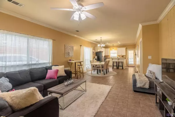 4052 NORTHSHORE AVE, Baton Rouge, LA 70820