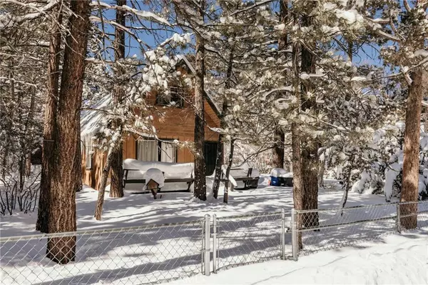 406 Moreno LN, Sugar Loaf, CA 92314