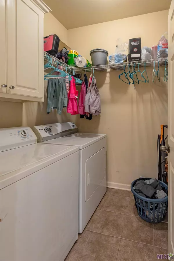 4052 NORTHSHORE AVE, Baton Rouge, LA 70820