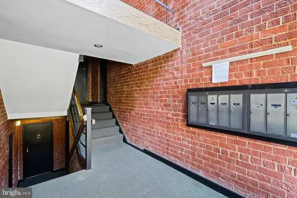 103 SKYHILL RD #7, Alexandria, VA 22314