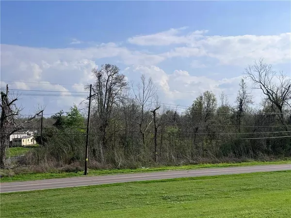 11101 RIVER RD, Ama, LA 70031