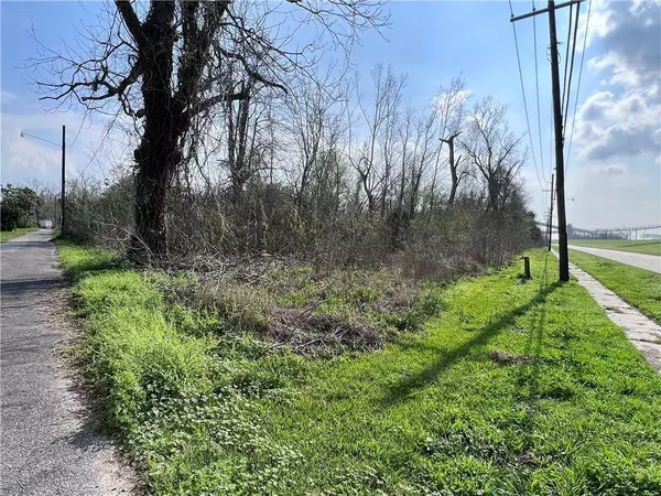 11101 RIVER RD, Ama, LA 70031