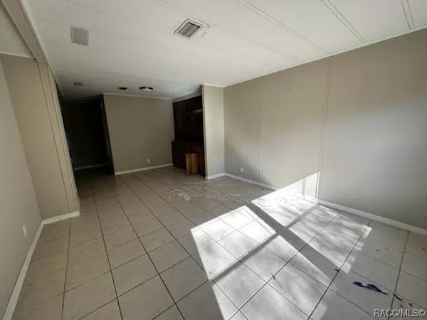 9370 N Northcut AVE, Crystal River, FL 34428