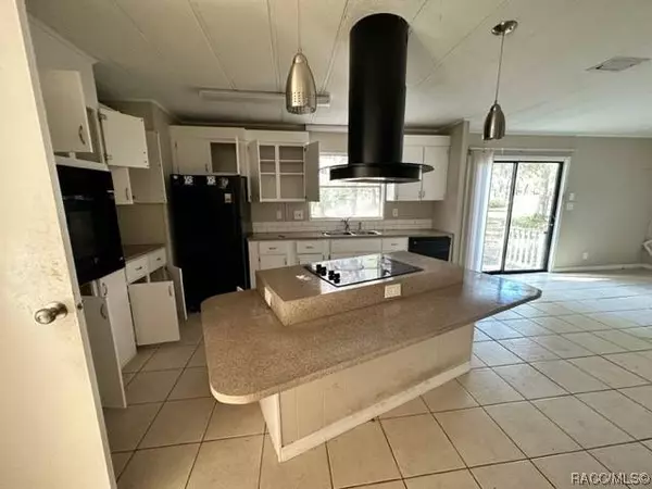 9370 N Northcut AVE, Crystal River, FL 34428