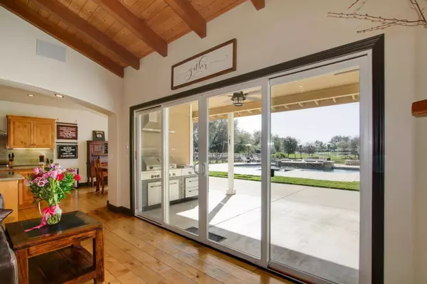 8200 Dick Cook RD, Loomis, CA 95650