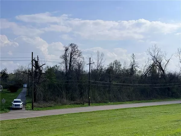 11101 RIVER RD, Ama, LA 70031