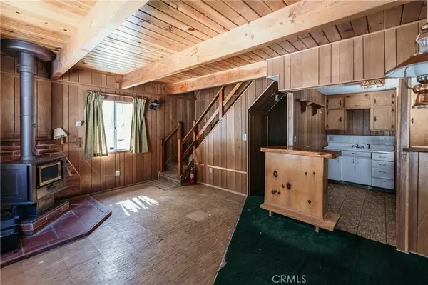 406 Moreno LN, Sugar Loaf, CA 92314