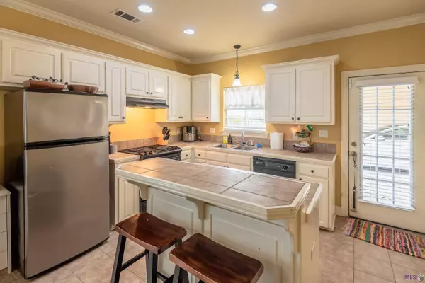 4052 NORTHSHORE AVE, Baton Rouge, LA 70820