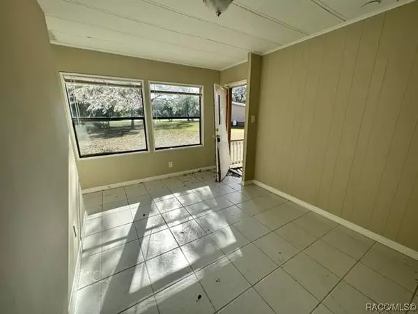 9370 N Northcut AVE, Crystal River, FL 34428