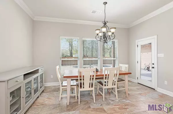 18045 OLD TRAIL DR, Prairieville, LA 70769