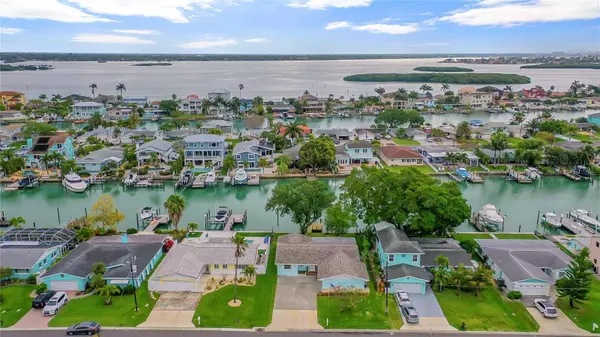 529 CRYSTAL DR, Madeira Beach, FL 33708