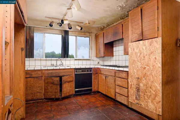 7934 Crest Ave, Oakland, CA 94605