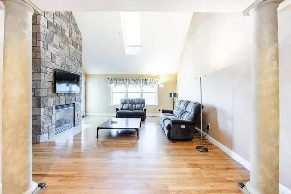 193 Elm St #513, North Reading, MA 01864