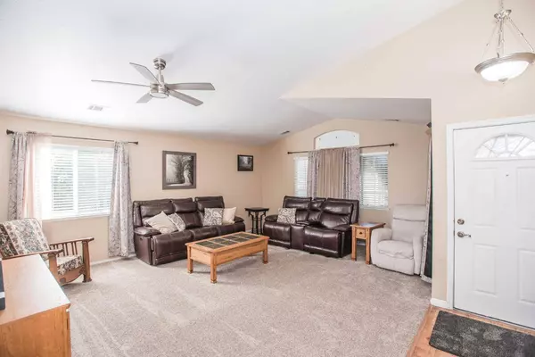 165 Wagon WAY, Galt, CA 95632