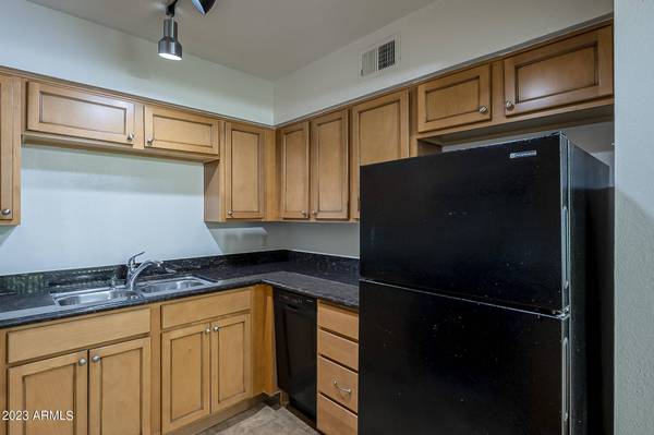 1702 W TUCKEY Lane #218, Phoenix, AZ 85015
