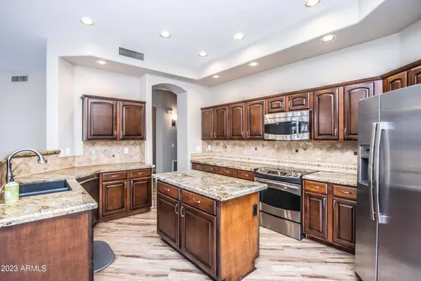 1986 E TODD Drive, Tempe, AZ 85283