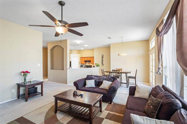1007 Streamside Drive, Cedar Hill, TX 75104