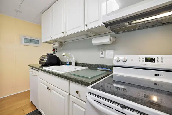 28 CLUB HOUSE DR, Eustis, FL 32726