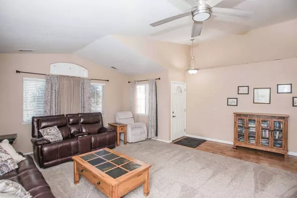 165 Wagon WAY, Galt, CA 95632