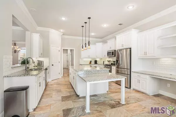 18045 OLD TRAIL DR, Prairieville, LA 70769