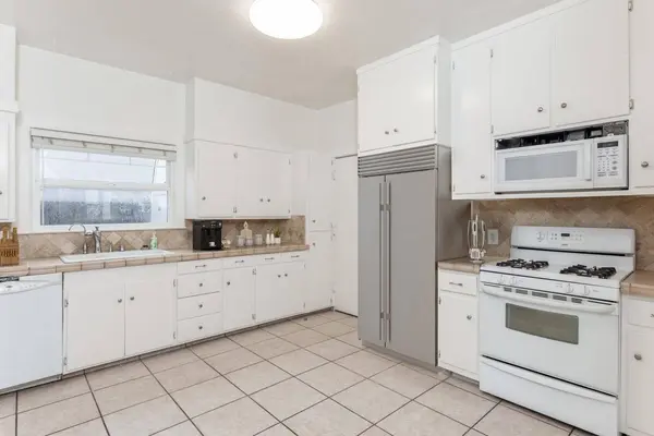 2912 33rd ST, Sacramento, CA 95817