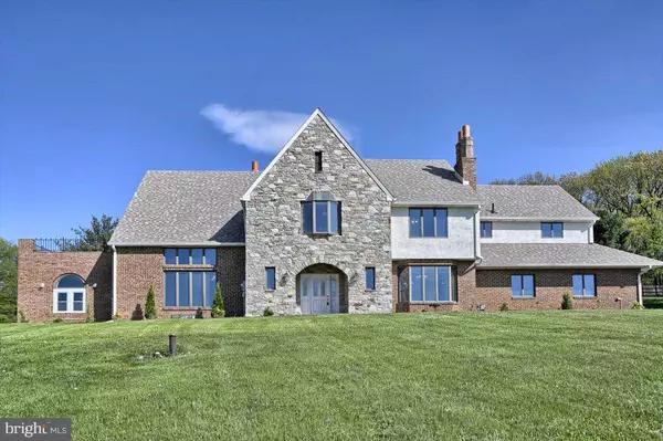 70 VISTA DR, Red Lion, PA 17356