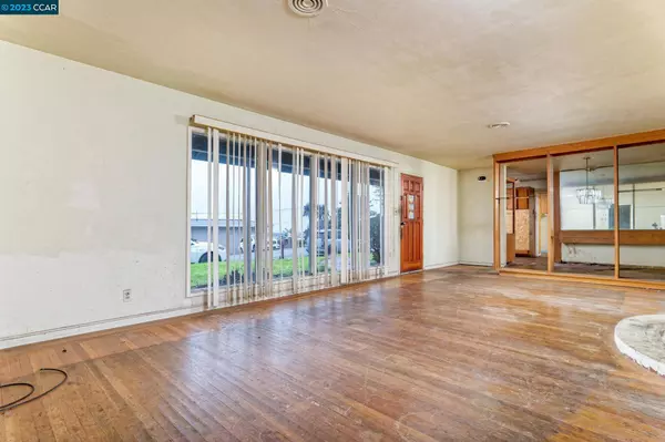 7934 Crest Ave, Oakland, CA 94605